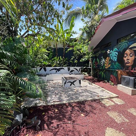 Mecca Hotel Puerto Viejo de Talamanca Bagian luar foto