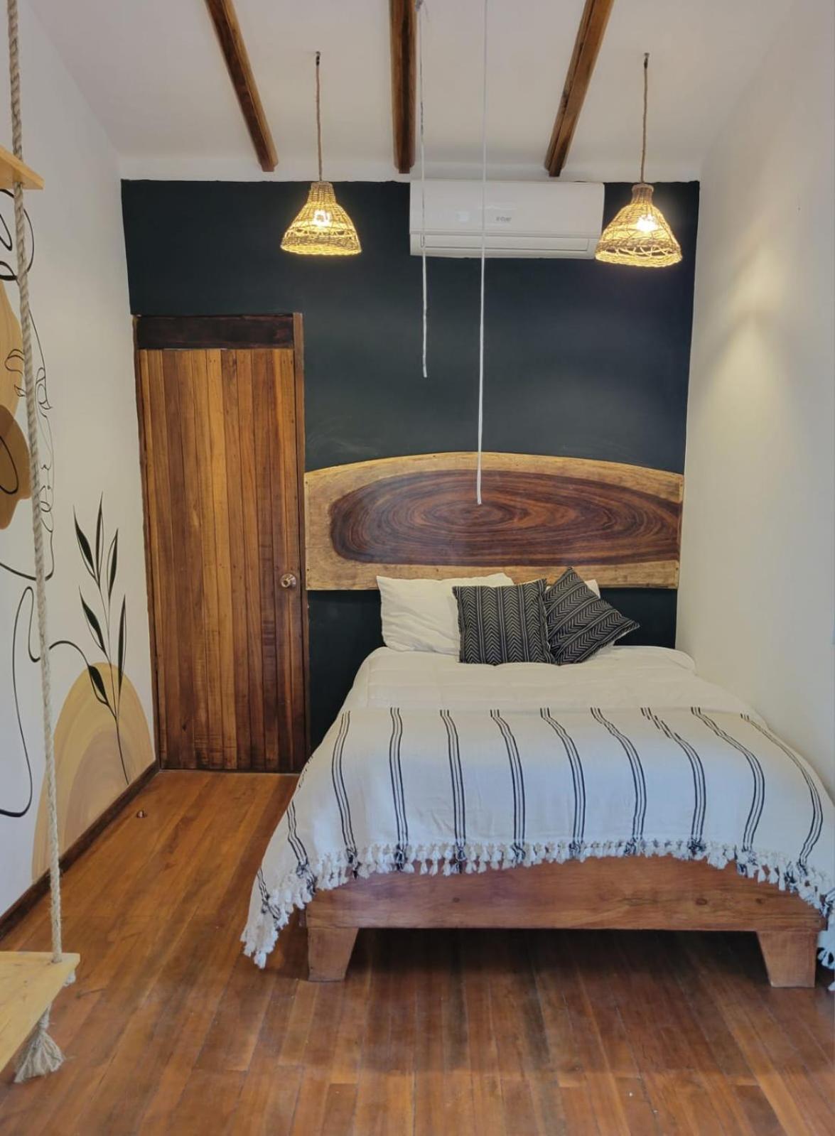 Mecca Hotel Puerto Viejo de Talamanca Bagian luar foto