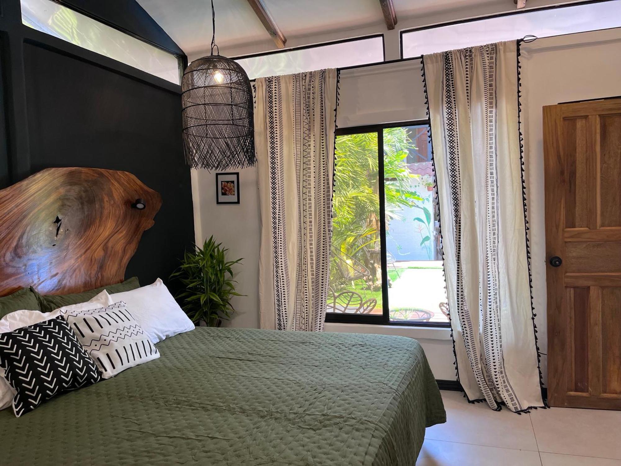 Mecca Hotel Puerto Viejo de Talamanca Bagian luar foto