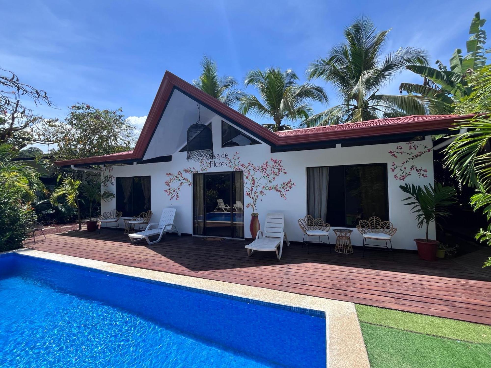 Mecca Hotel Puerto Viejo de Talamanca Bagian luar foto